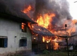 Api yang melalap rumah di Lempur, Kabupaten Kerinci